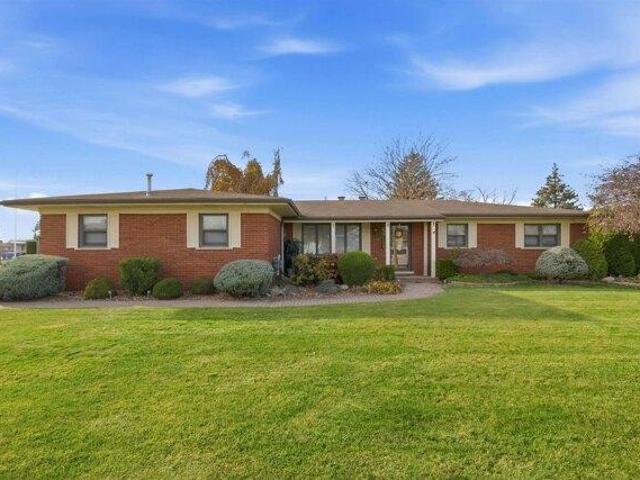 House for sale in Harrison Township, Michigan