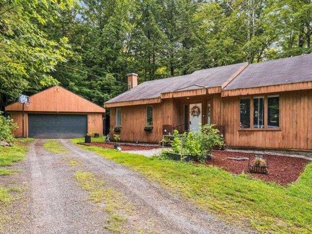 House for sale in Plantsville, Vermont