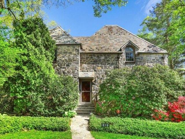 House for sale in Hartsdale, New York