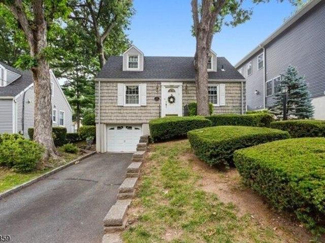 House for sale in Hasbrouck Heights, New Jersey