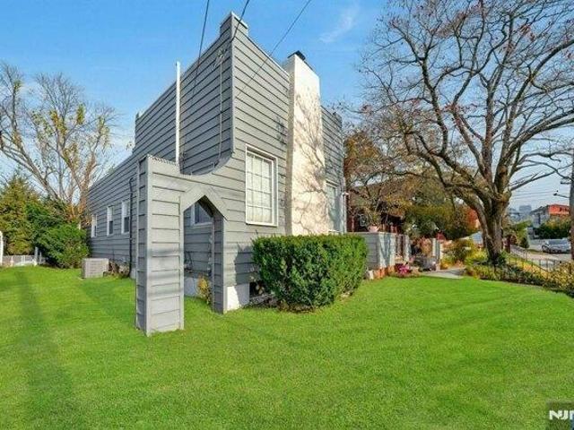 House for sale in Hasbrouck Heights, New Jersey