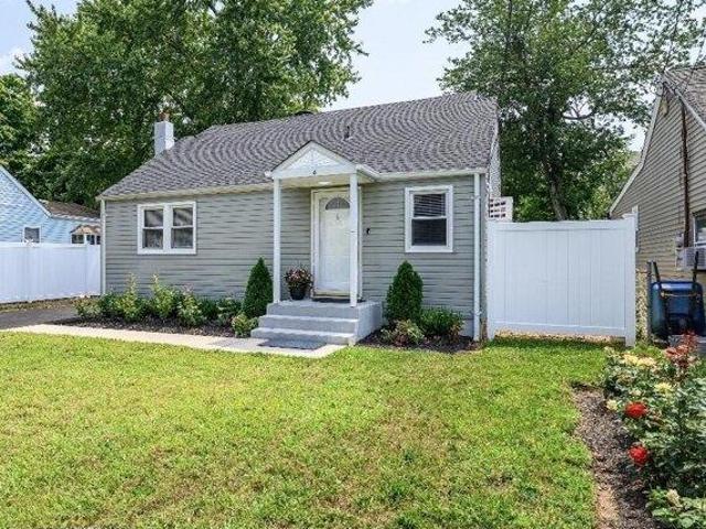 House for sale in Helmetta, New Jersey