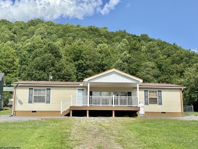 House for sale in Hendricks, West Virginia