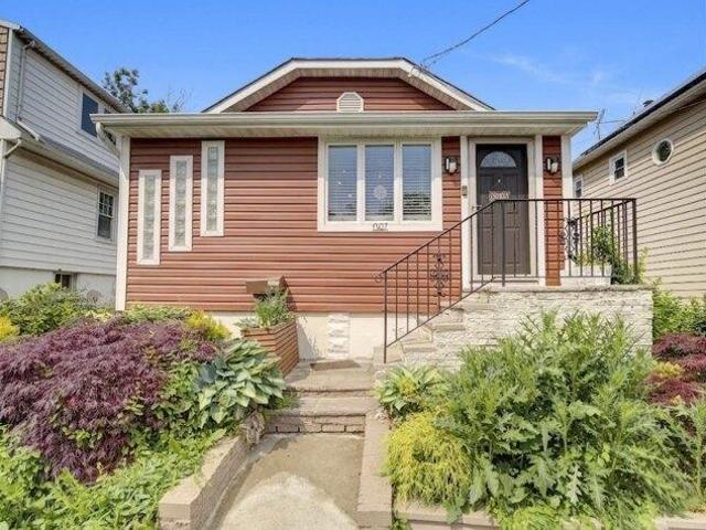 House for sale in Hillside, New Jersey