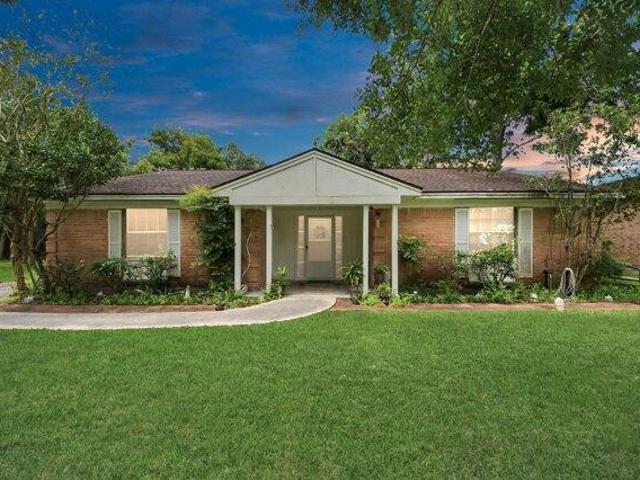 House for sale in Hitchcock, Texas