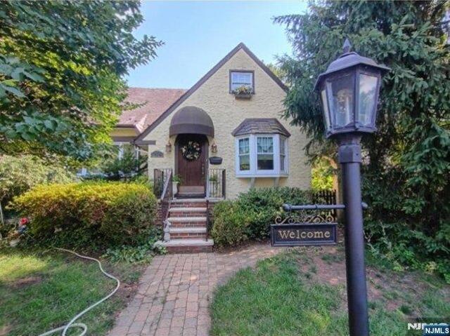 House for sale in Ho Ho Kus, New Jersey