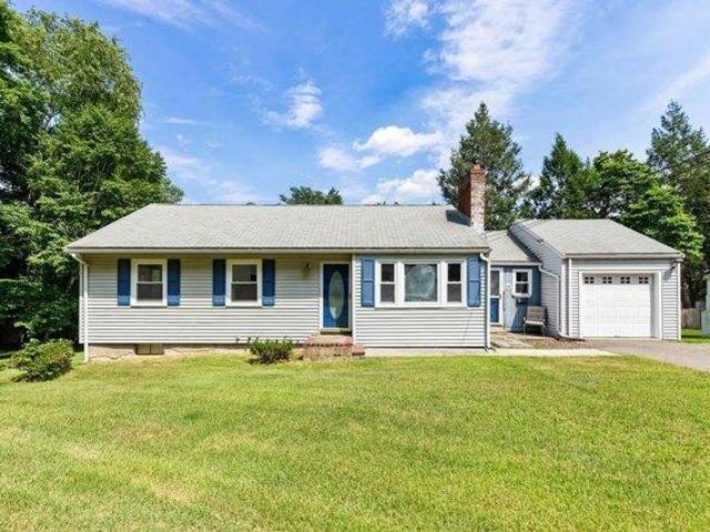 House for sale in Holbrook, Norfolk County