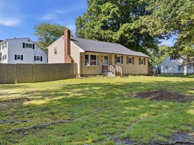House for sale in Holbrook, Norfolk County