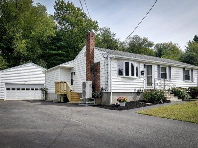 House for sale in Holbrook, Norfolk County