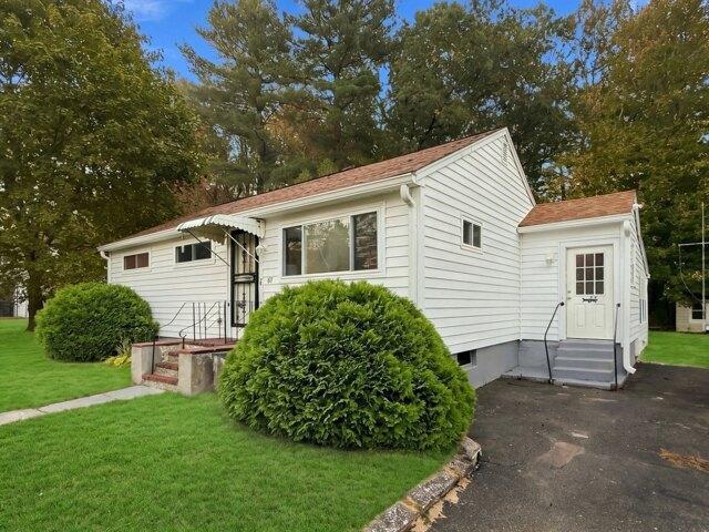 House for sale in Holbrook, Norfolk County