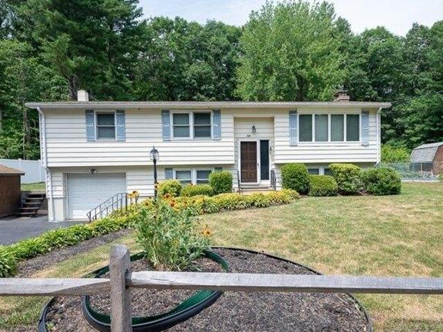 House for sale in Holden, Massachusetts