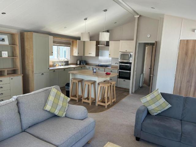 Park Home for sale in Littlecote, West Sussex