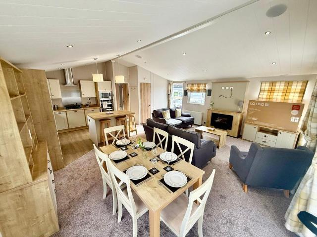 Park Home for sale in Kelsale cum Carlton, Eastbridge