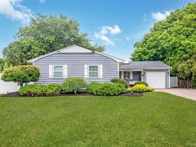 House for sale in Bohemia, New York