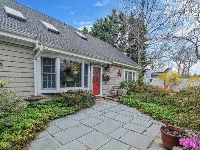 House for sale in Holtsville House for sale in Holtsville