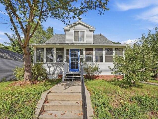 House for sale in Elmwood, Holyoke