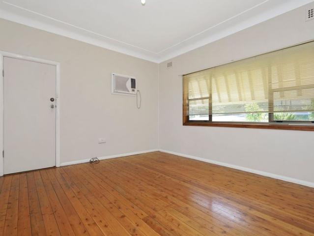 House for rent in Belmont North, Newcastle-Maitland