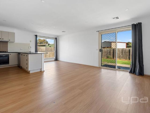 House for rent in Thoroughbred Park, Melbourne