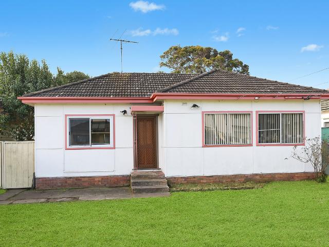 House for sale in Canley Heights