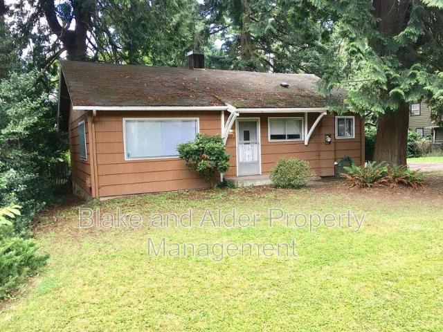 House for rent in Milwaukie Business Industrial, Milwaukie