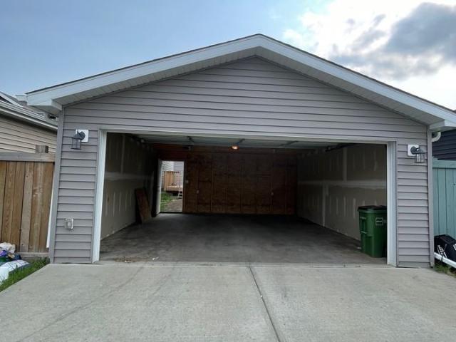 House for rent in Wedgewood, Alberta