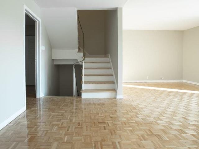 House for rent in Pointe-claire, Quebec