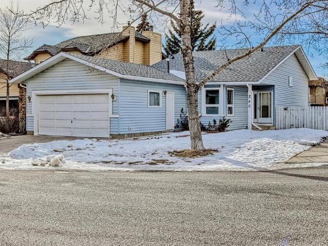 House for rent in Hawkwood, Calgary