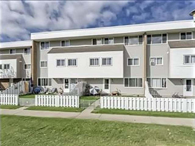 House for rent in Wedgewood, Alberta