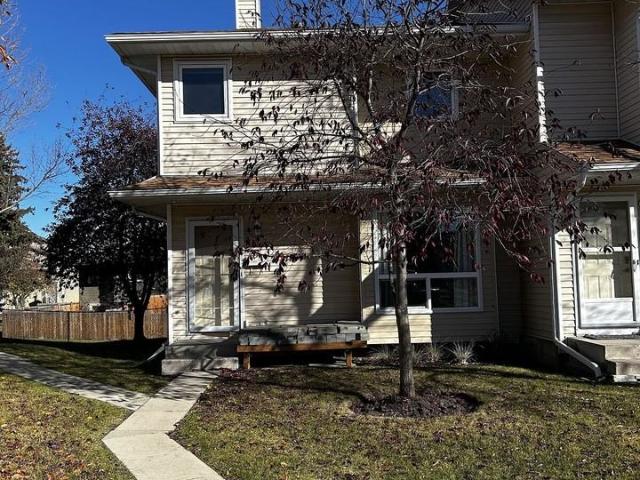 House for rent in Deer Ridge, Calgary