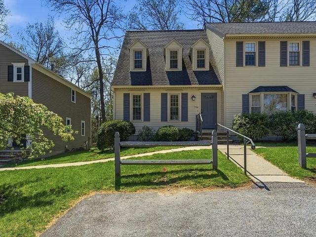 House for rent in Chelmsford, Massachusetts