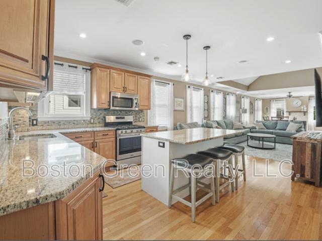 House for rent in Somerville