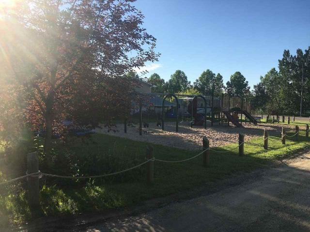 House for rent in Sylvan Lake, Alberta