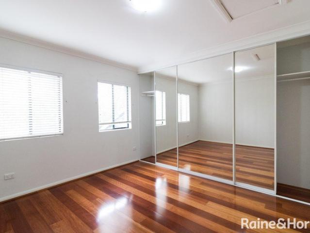 Townhouse for rent in Sydney, New South Wales