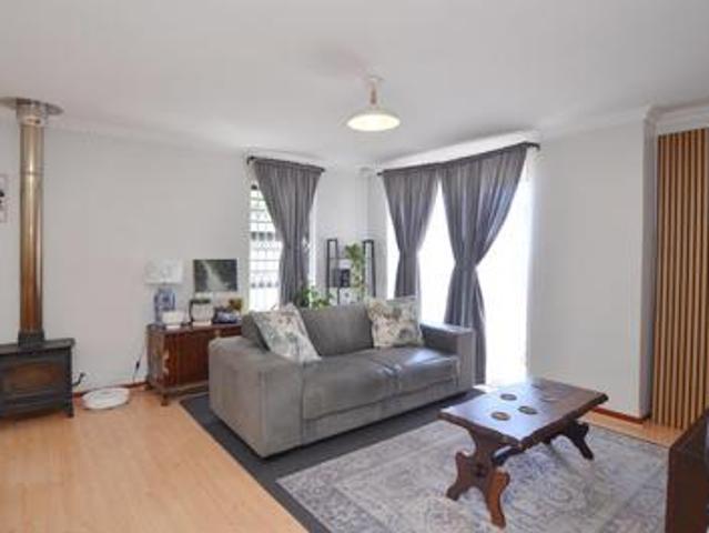 Townhouse for rent in Durbanville, Western Cape