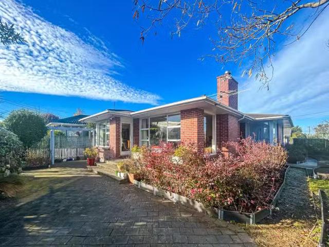 House for rent in Chaslands, Canterbury