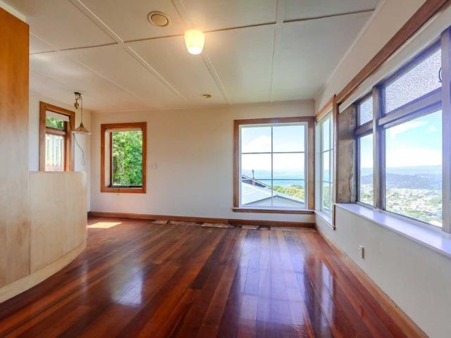 House for rent in Kowhai Park, Wellington