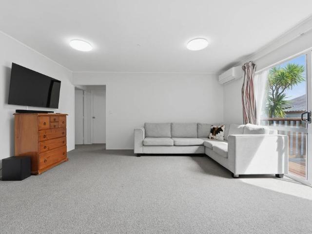 House for rent in Oratia