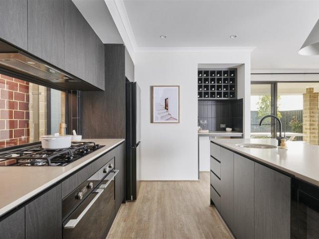 Cottage for sale in Parklands, Western Australia