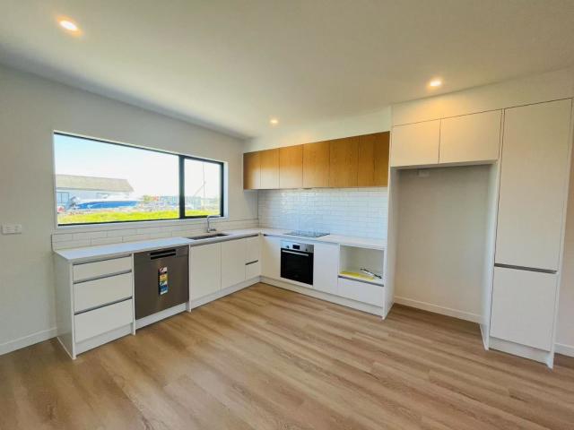 House for rent in Paremoremo, Oroua County