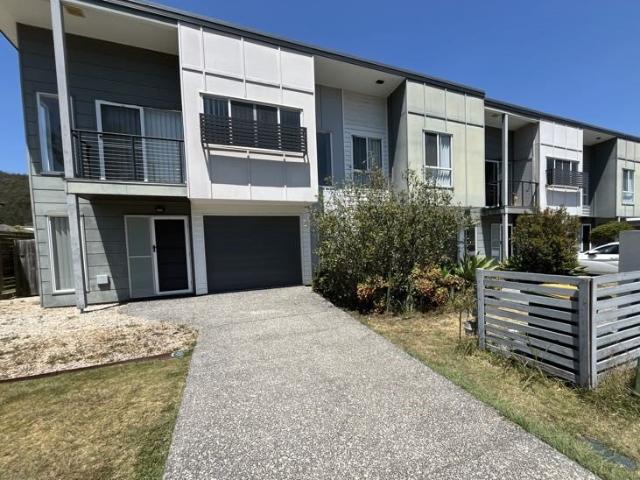 Townhouse for rent in Toombul, Queensland
