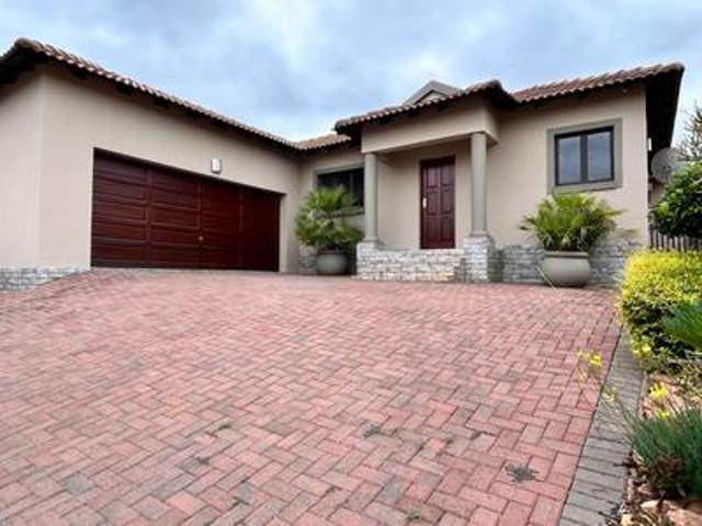 House for sale in Hartbeespoort Dam Nature Reserve, North West