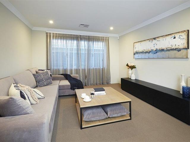 Cottage for sale in Hammond Park, Western Australia