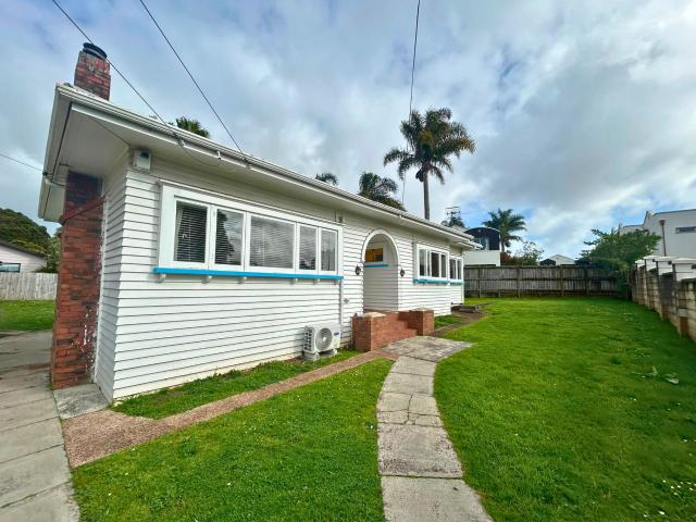 House for rent in One Tree Hill, Oroua County