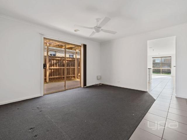 House for rent in Thoroughbred Park, Melbourne