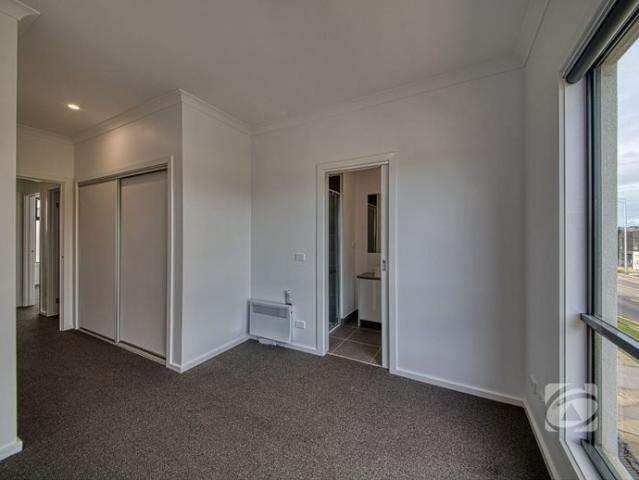 Townhouse for rent in Camerons Creek, Victoria
