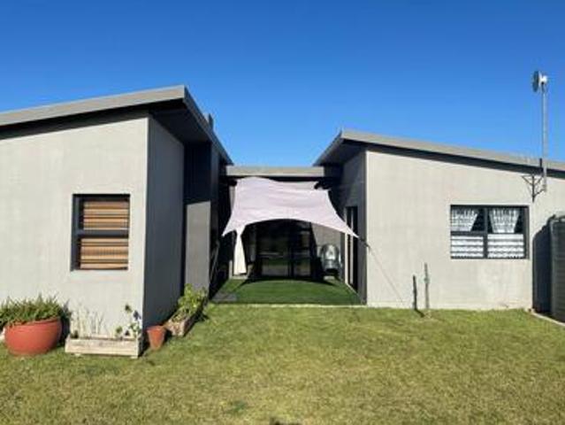 House for sale in Bushmans River Mouth, Eastern Cape