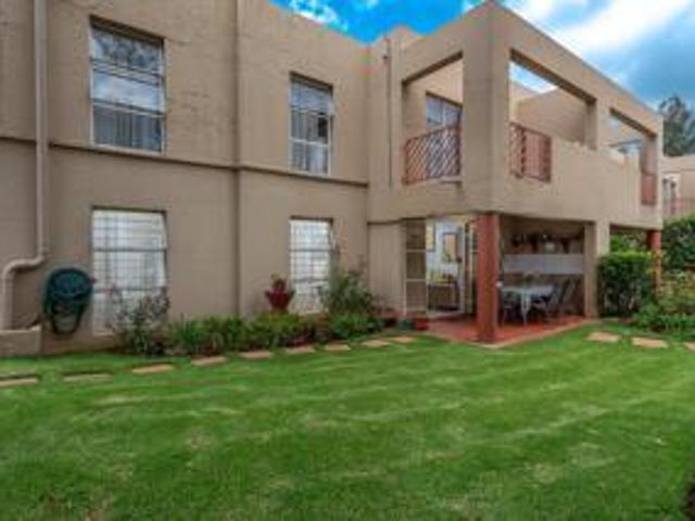 Townhouse for sale in Alberton