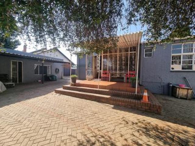 House for sale in Alberton