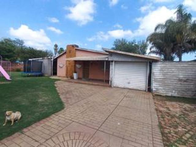 House for sale in Waterkloof, Gauteng