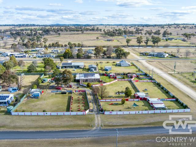 Cottage for sale in Deepwater, New South Wales